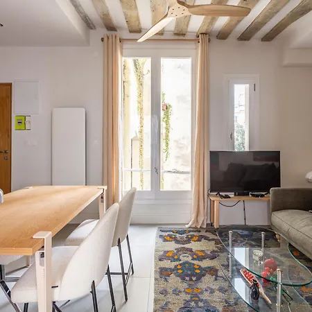 Heart Of Le Marais Apartment *